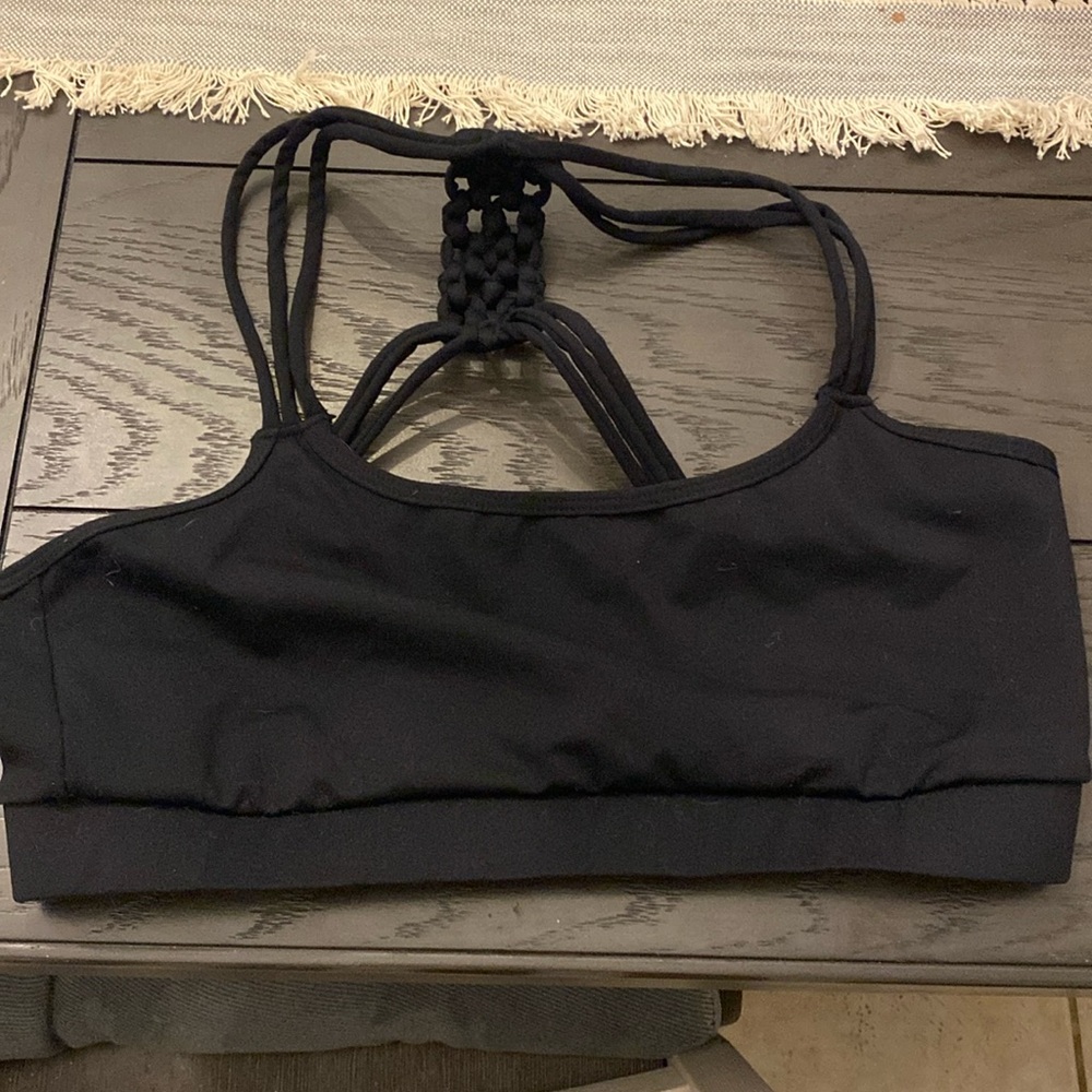 Mono B sports bra
